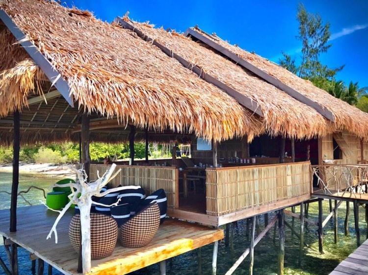 Tabari Dive Lodge Pulau Mansuar Exterior photo
