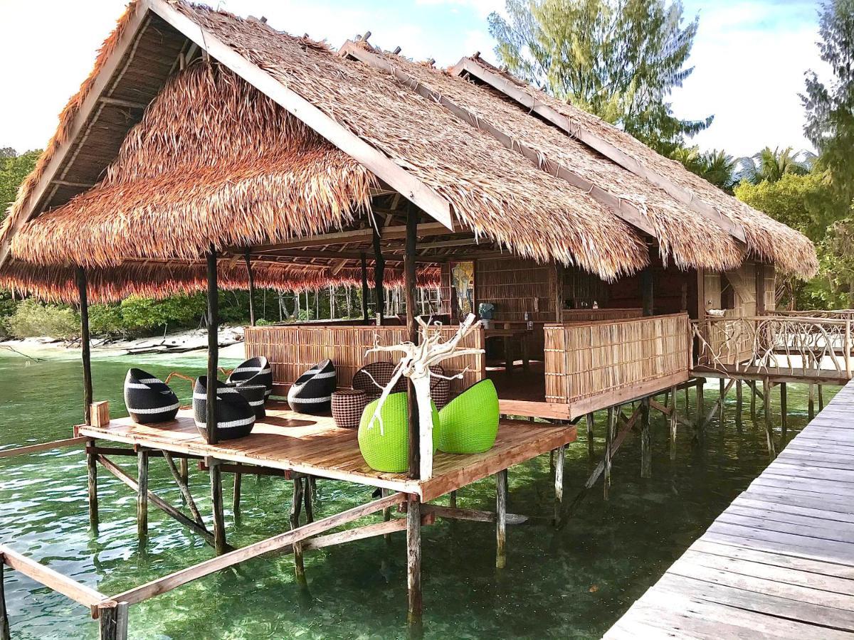 Tabari Dive Lodge Pulau Mansuar Exterior photo